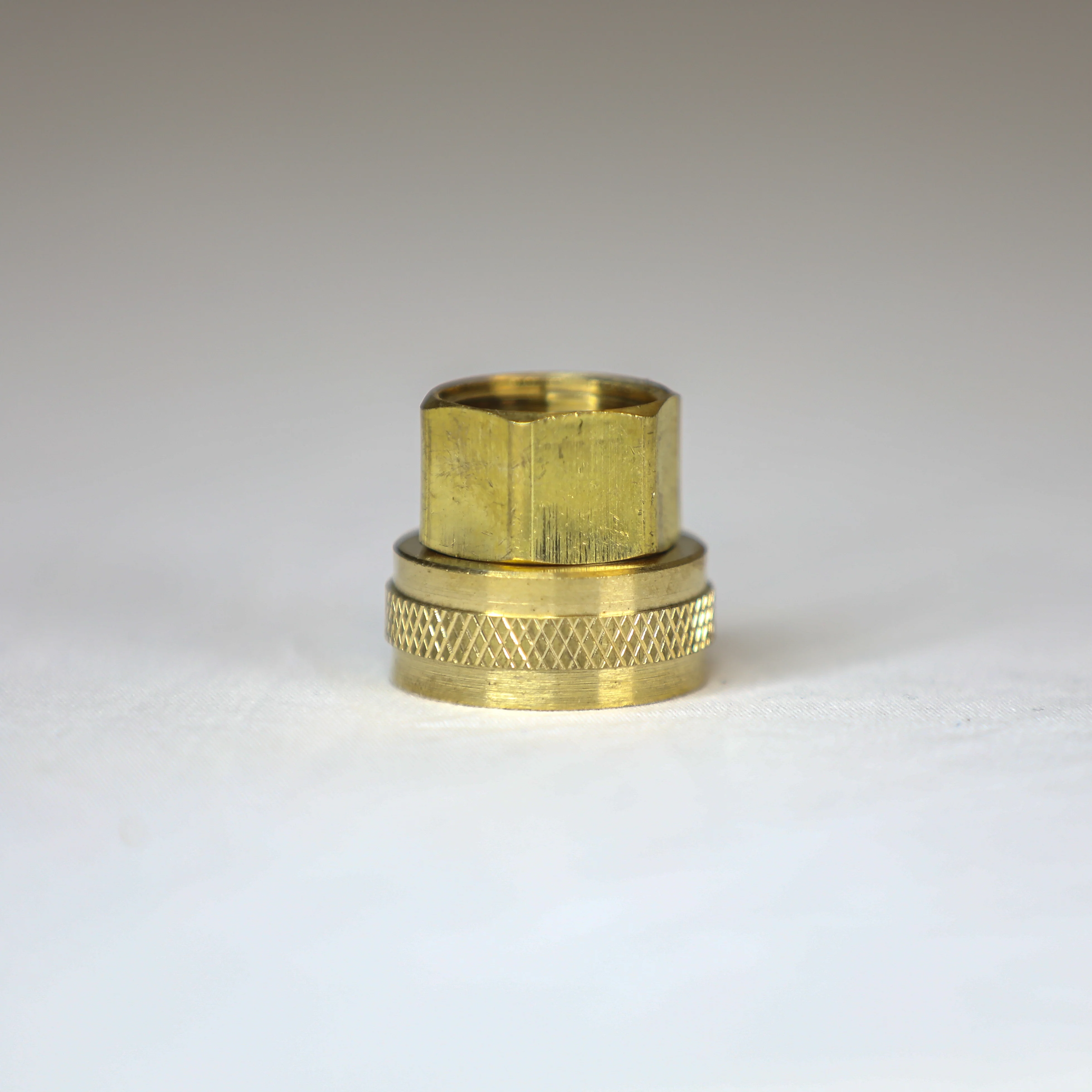 1/2" FNPT x FGH Swivel Inlet - Image 3